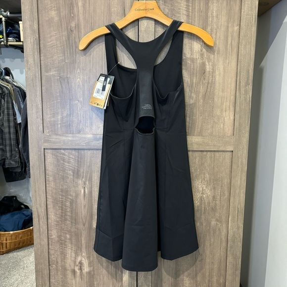 NWT The North Face XS Fitted Arque Hiking Dress with Undershorts Black - Picture 2 of 10
